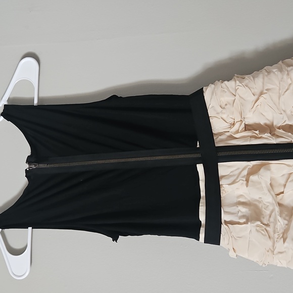 BCBGMaxAzria Silk Cotton Dress/Size 10  come with belt - Picture 5 of 9